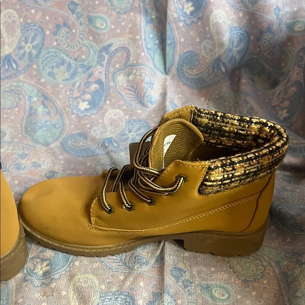 Tan Ankle Boots with Plaid Cuff - Picture 4 of 8